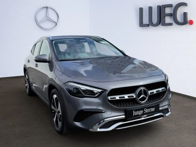 Mercedes-Benz GLA 200 Progressive