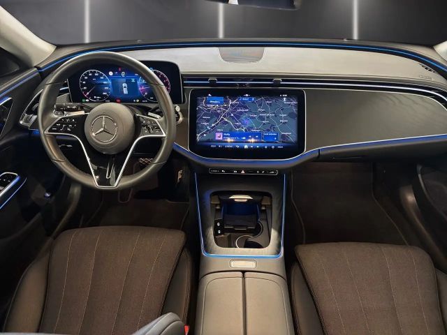 Mercedes-Benz E 200 AVANTGARDE Estate