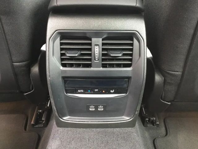 BMW 320 320i Sedan xDrive