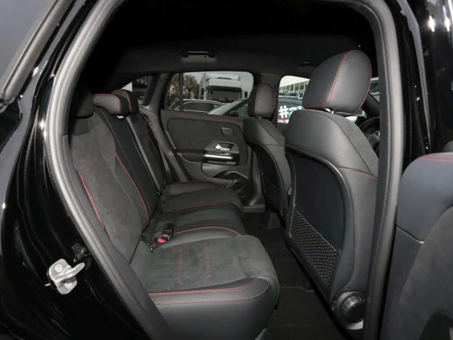 Mercedes-Benz GLA 180 AMG Line