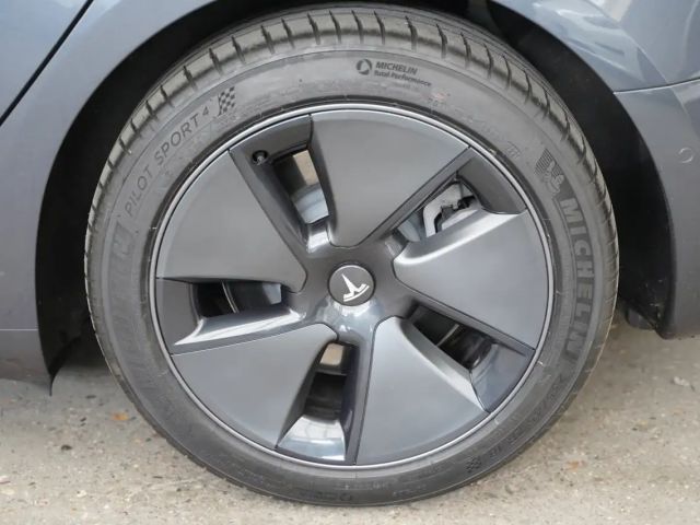 Tesla Model 3 Standard Range