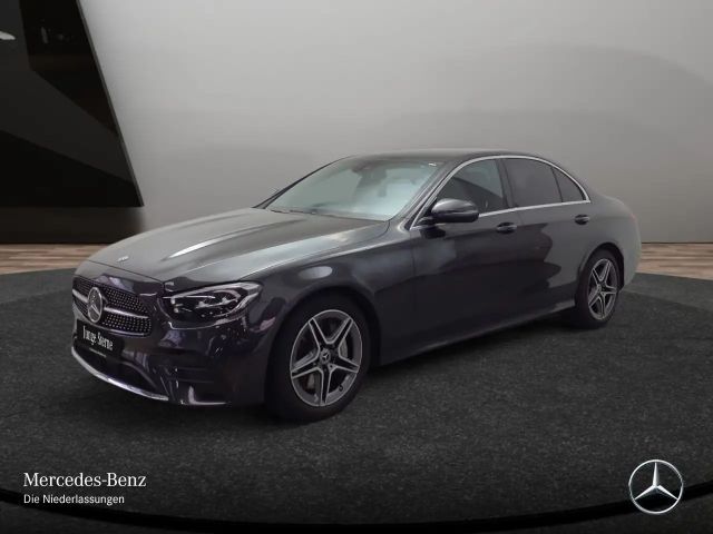 Mercedes-Benz E 300 AMG Line Sedan