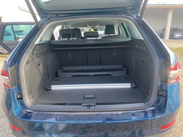 Skoda Superb 2.0 TDI Combi Style Style