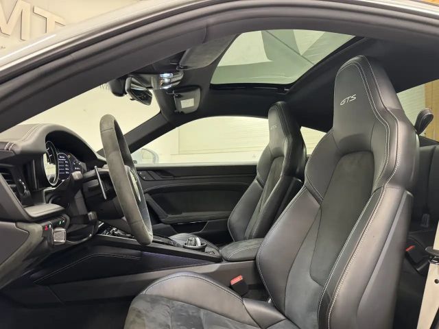 Porsche 911 Carrera Coupé GTS