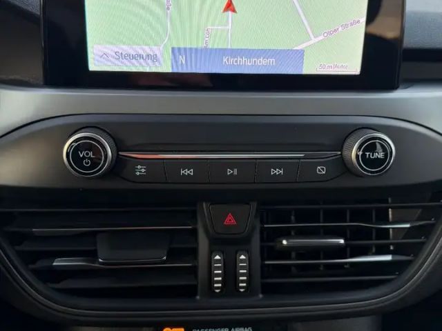 Ford Focus Cool & Connect Wagon