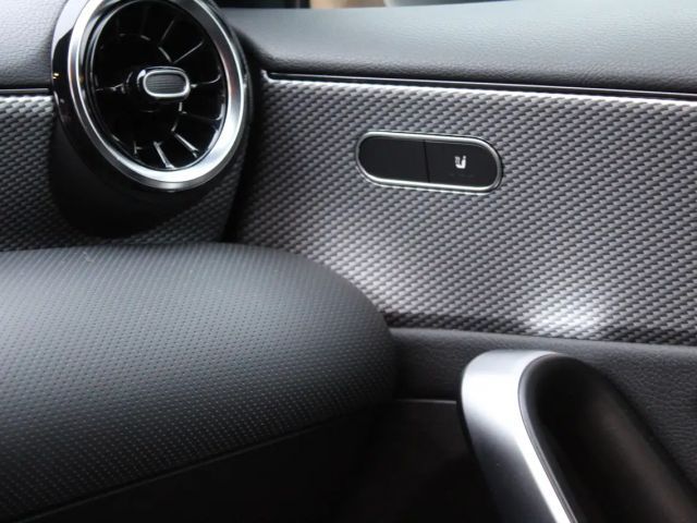 Mercedes-Benz A 180 A 180 d Hatchback