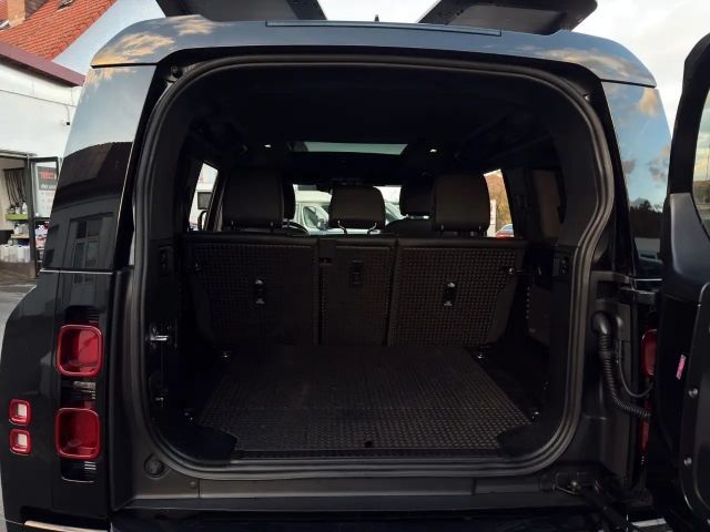 Land Rover Defender 110 Dynamic SE