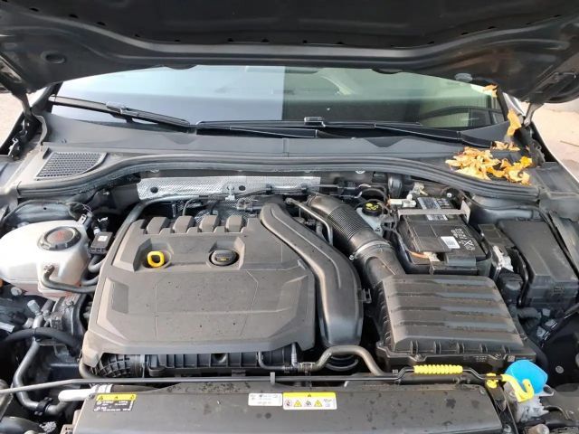 Volkswagen Golf 1.5 eTSI DSG IQ.Drive