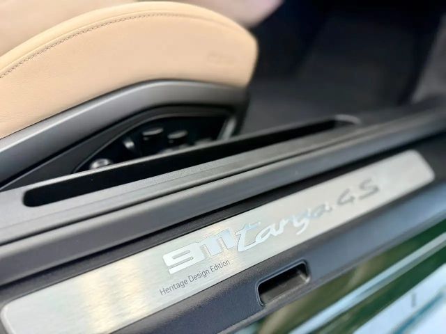 Porsche 992 4S Cabrio Targa