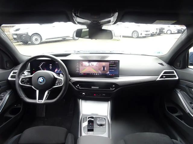 BMW 330 330e M-Sport Touring xDrive