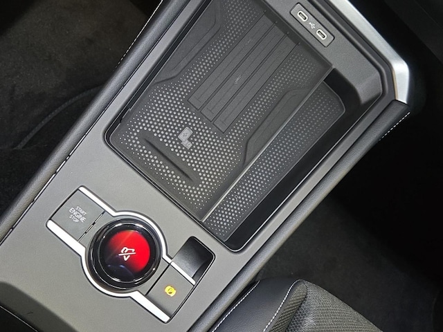 Volkswagen T-Roc 1.5 eTSI DSG IQ.Drive R-Line