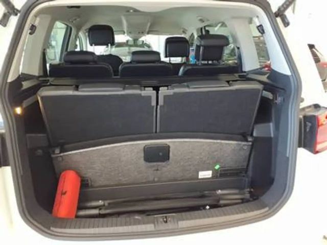 Volkswagen Touran 1.5 TSI DSG IQ.Drive
