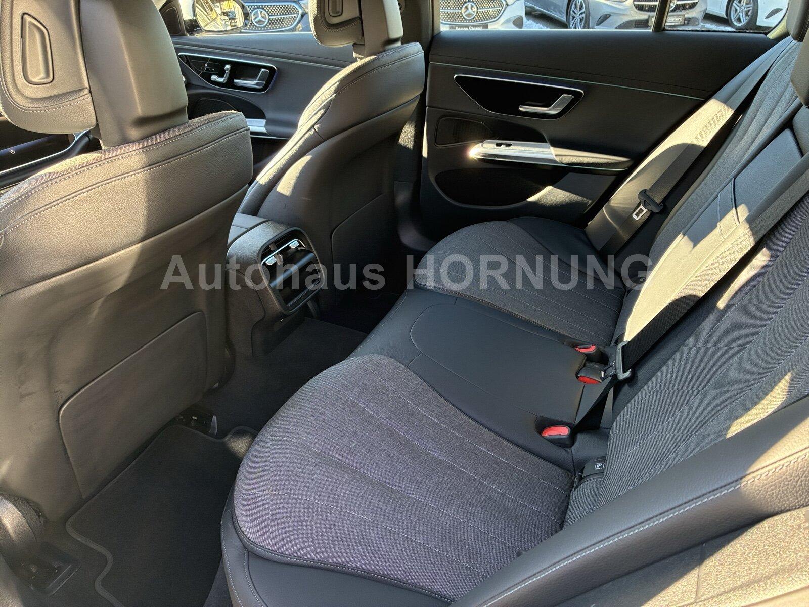 Mercedes-Benz E 200 AVANTGARDE Sedan