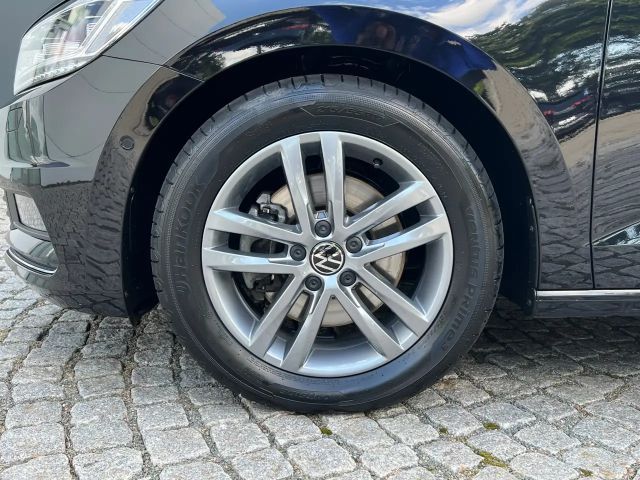 Volkswagen Touran 2.0 TDI DSG IQ.Drive