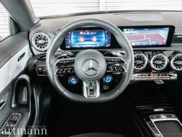 Mercedes-Benz CLA 350 4MATIC AMG Line