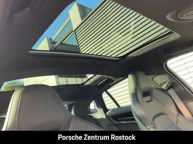 Porsche Panamera 4 E-Hybrid