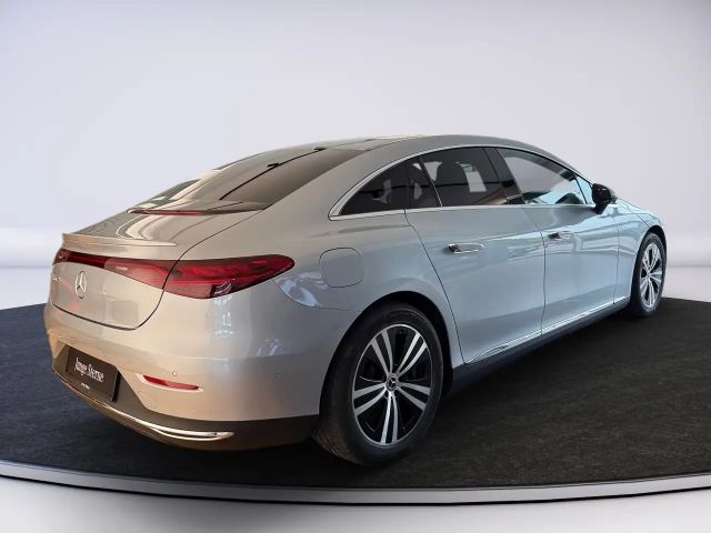 Mercedes-Benz EQE 300 Sedan