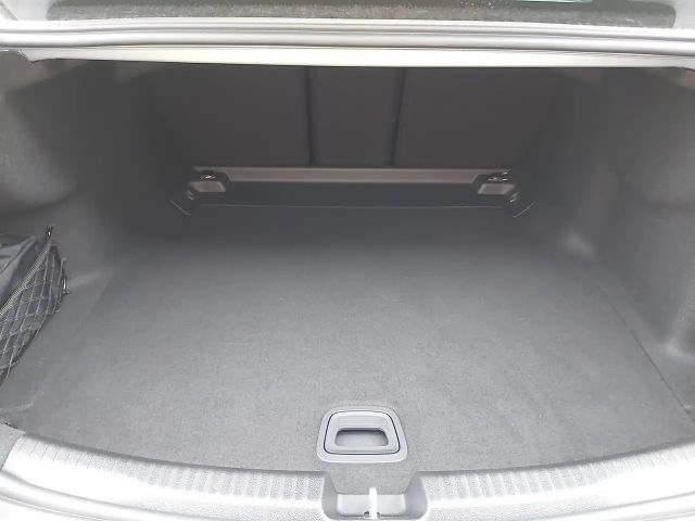 Mercedes-Benz C 200 C 200 d Sedan