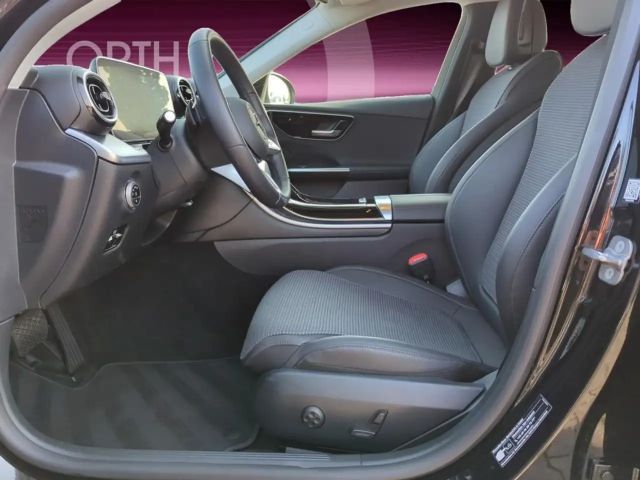 Mercedes-Benz C 200 C 200 d Sedan