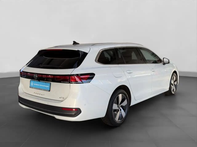 Volkswagen Passat 1.5 eTSI Business DSG Variant