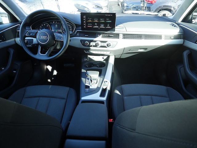 Audi A4 40 TFSI Avant S-Tronic