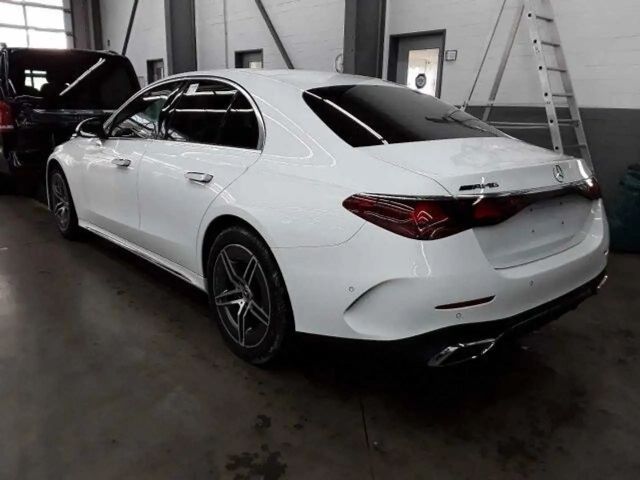Mercedes-Benz E 220 AMG Line E 220 d Sedan