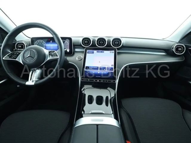 Mercedes-Benz C 200 Sedan