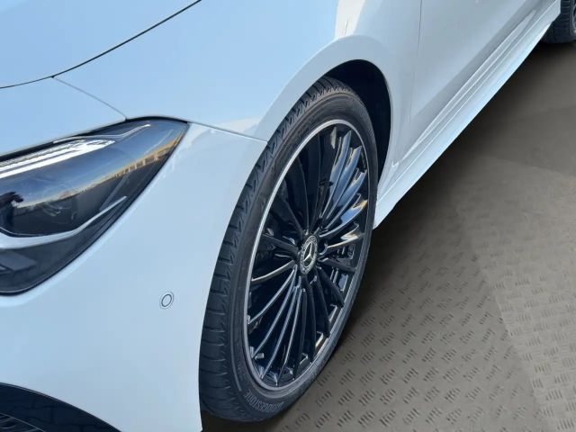 Mercedes-Benz CLA 200 AMG Line Coupé