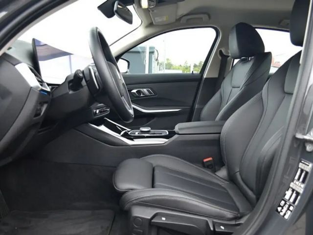 BMW 330 330i Sedan xDrive