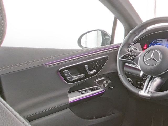 Mercedes-Benz EQE 300 Sedan