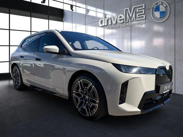 BMW iX xDrive45