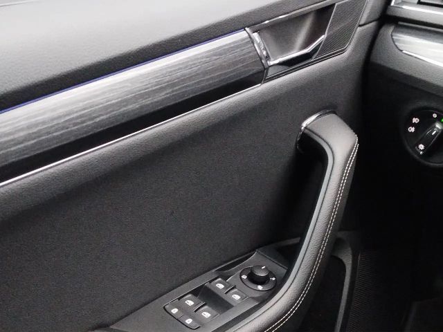 Skoda Superb 2.0 TSI Combi Style Style