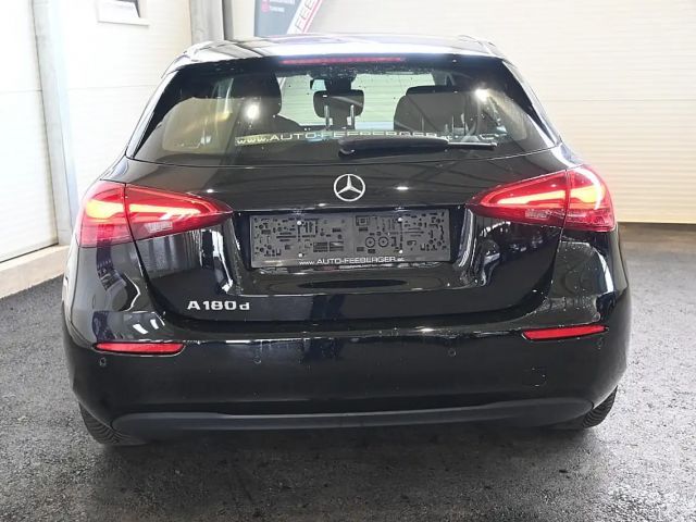 Mercedes-Benz A 180 A 180 d