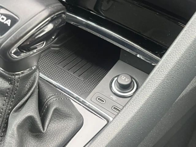 Skoda Karoq LED ACC SHZ RFK beh.FS&LR Vor.AHZV KLIMA ALU