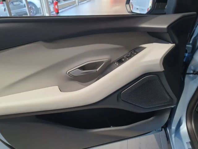 Ford Explorer Extended range RWD