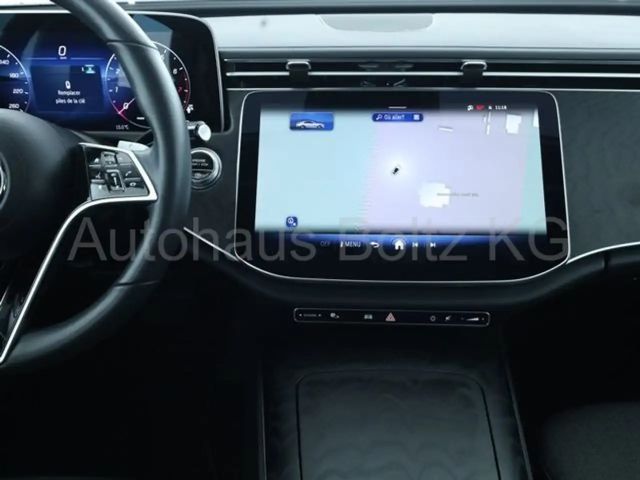 Mercedes-Benz E 200 Sedan