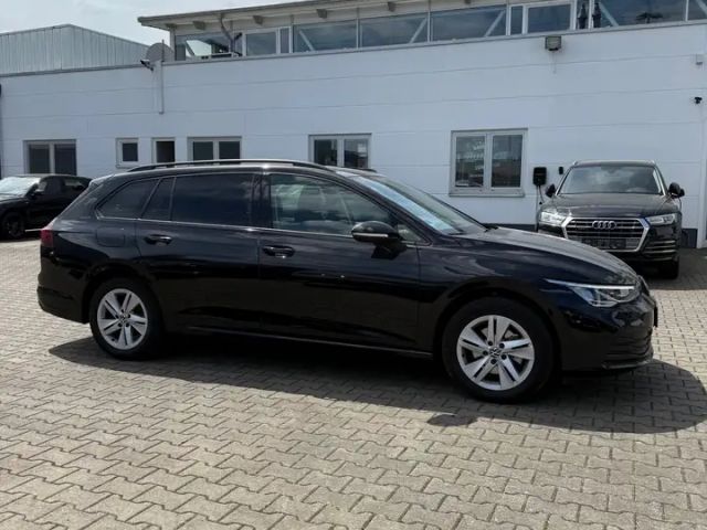 Volkswagen Golf 1.5 eTSI DSG Life Variant