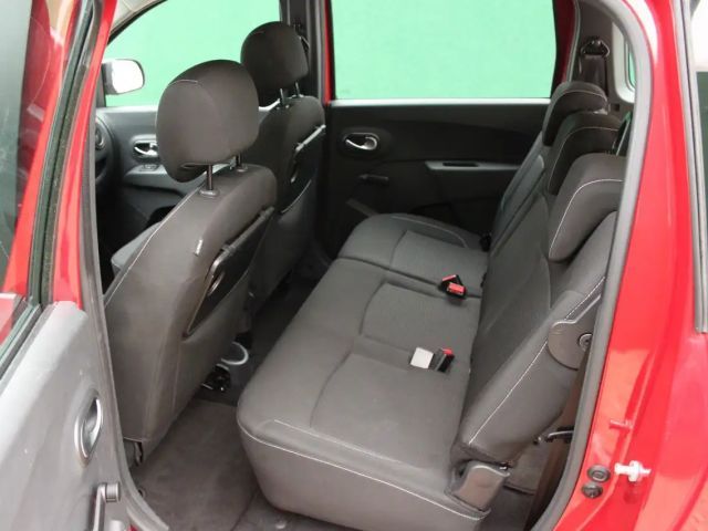 Dacia Lodgy 7 zitter
