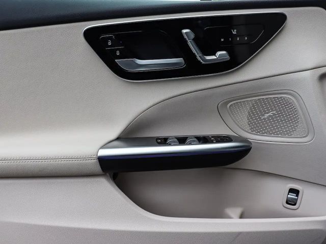 Mercedes-Benz C 200 C 200 d Sedan