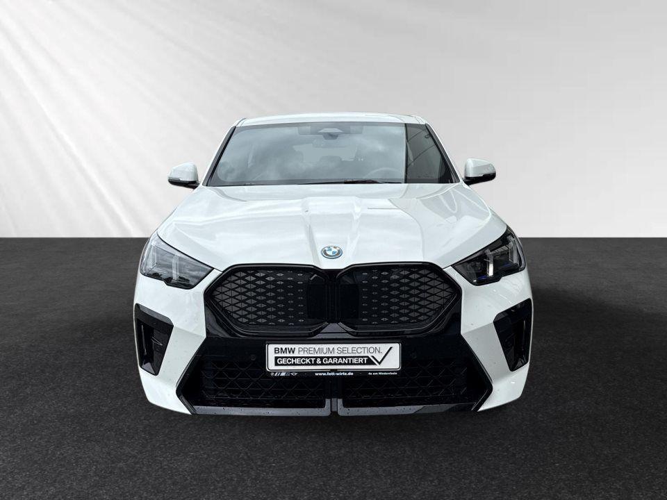 BMW iX2 xDrive30