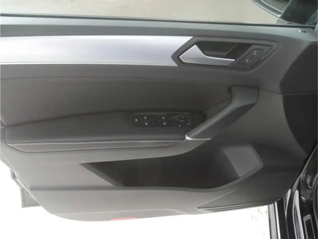 Volkswagen Touran 1.5 TSI DSG R-Line