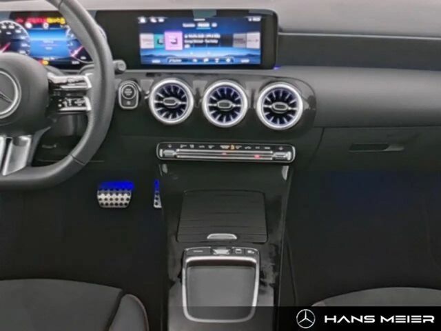 Mercedes-Benz A 180 AMG Line