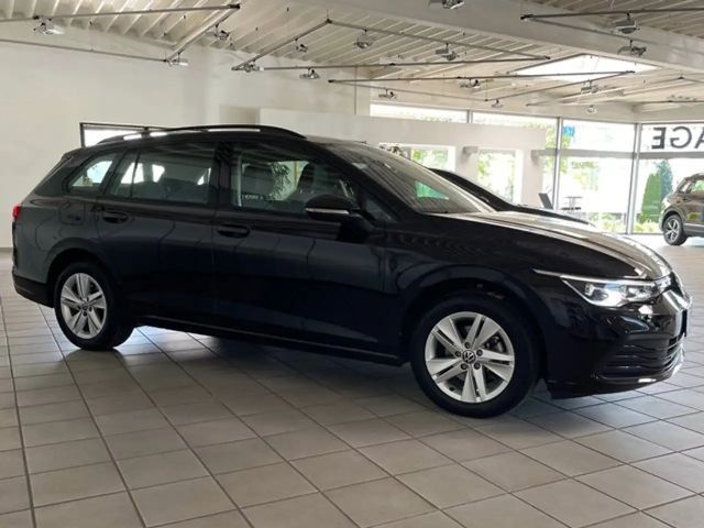 Volkswagen Golf Life Variant