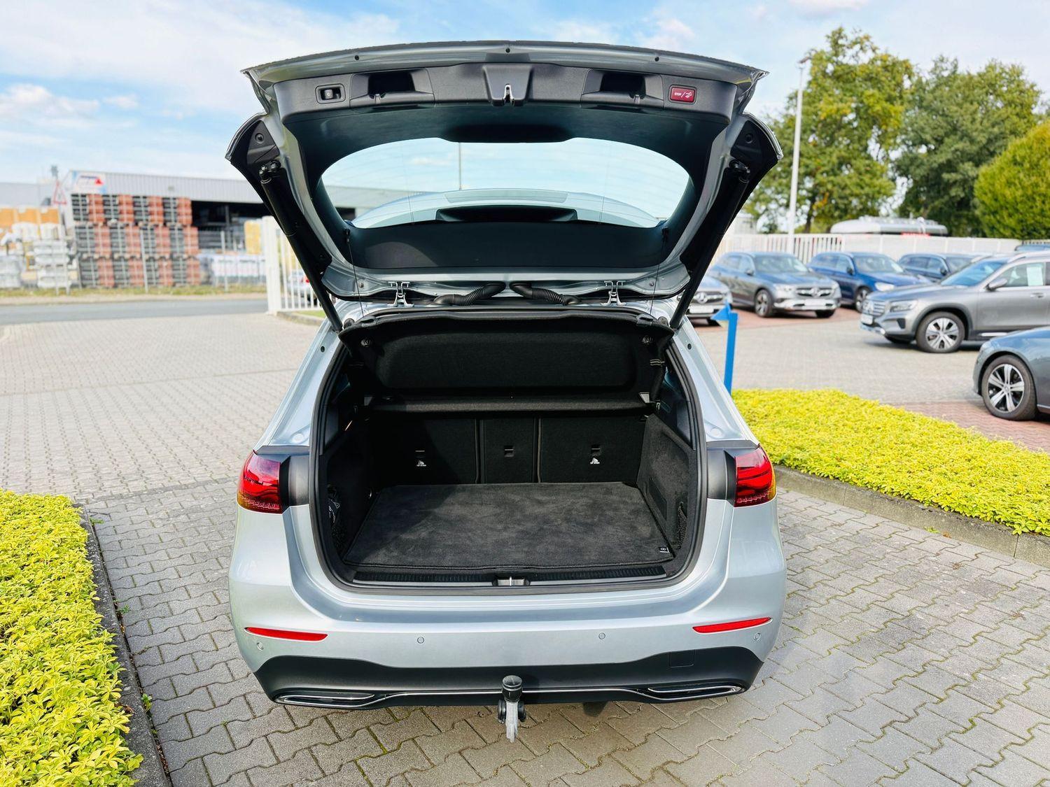 Mercedes-Benz B 180 B 180 d Progressive Sedan