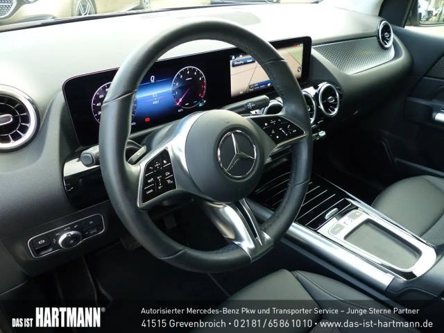 Mercedes-Benz B 200 Progressive Sedan