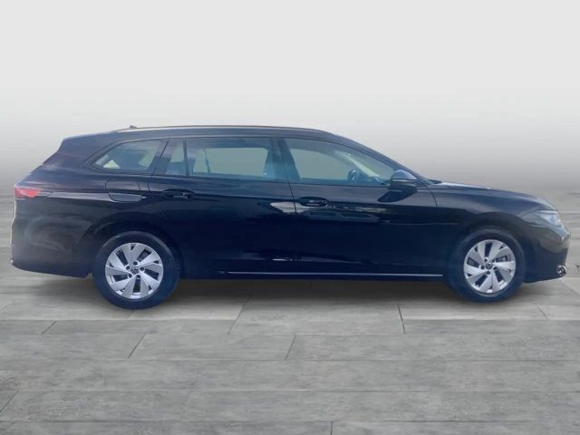 Volkswagen Passat 1.5 eTSI Business Variant