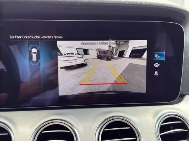 Mercedes-Benz E 220 AVANTGARDE