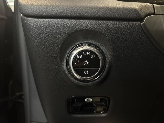 Mercedes-Benz C 300 4MATIC AVANTGARDE Sedan