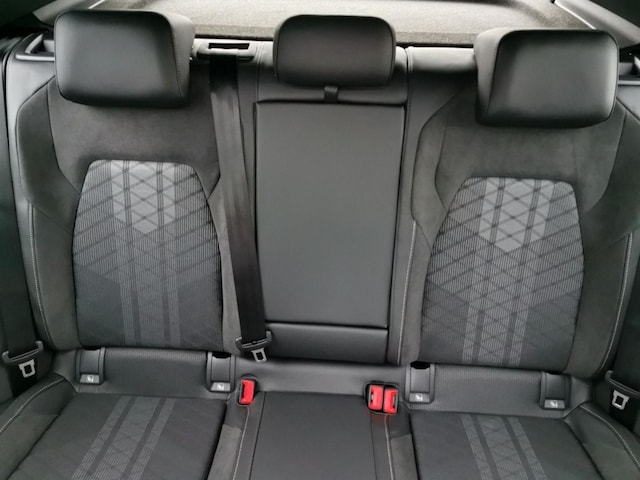 Volkswagen Golf 1.5 eTSI R-Line