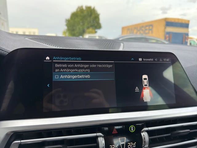 BMW 330 330e Luxury Line Sedan